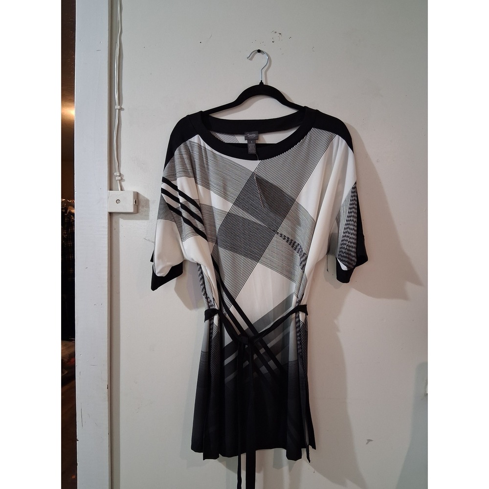 Chicos Travelers Collection Black White Geometric Tunic Top Belted Size 1 M
